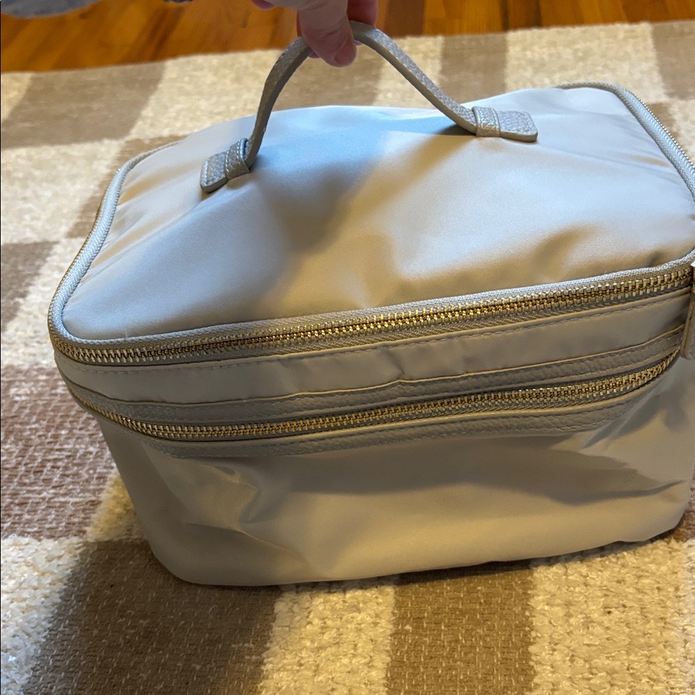 Trish McEvoy Train Case in Dove Grey